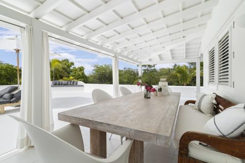 crown_villas_19-true_media_culture-46