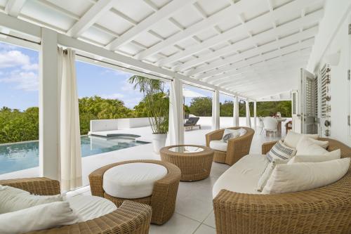 crown_villas_19-true_media_culture-49